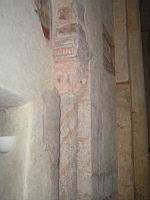 Gourdon, Eglise romane Notre-Dame de l'Assomption, chapiteau et peinture murale (04)